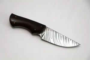 Couteau de cou en Damas