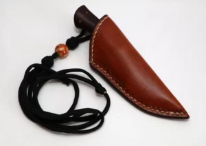 Couteau de cou en Damas