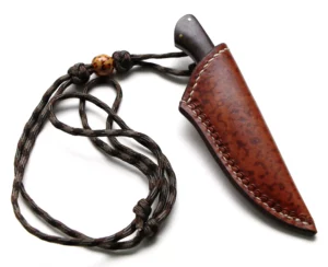 Couteau de cou manche bois de fer